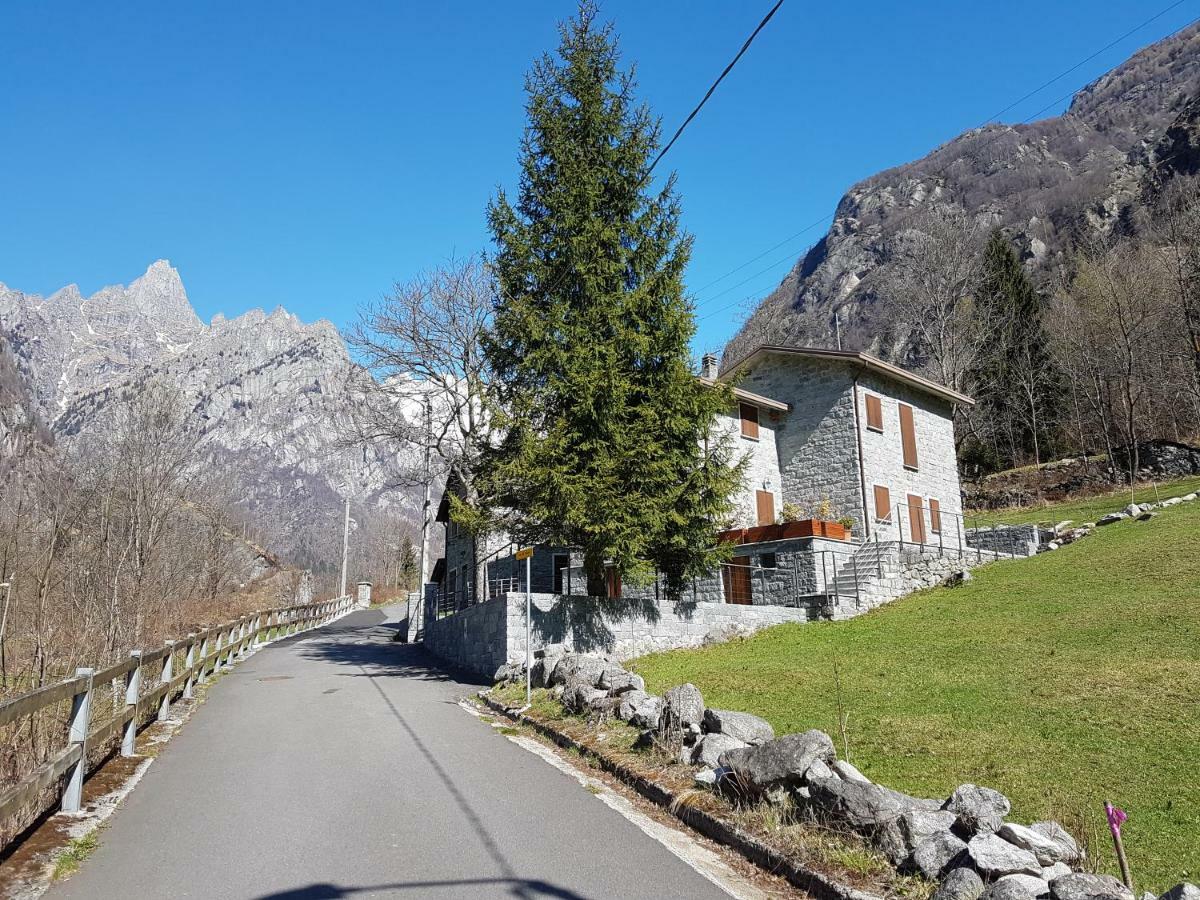 Hotel Ristorante Sasso Remenno Val Masino Exterior foto